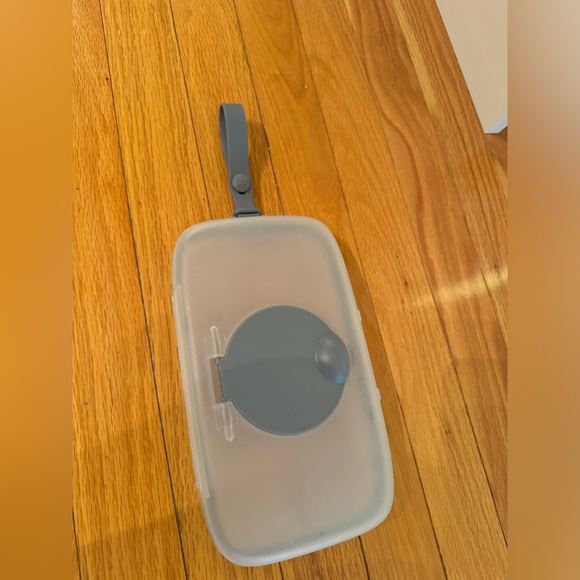 Skip Hop Riverside bag, hard wipes case, Bumkins clear travel, Baby Bumco clutch - Picture 5 of 6